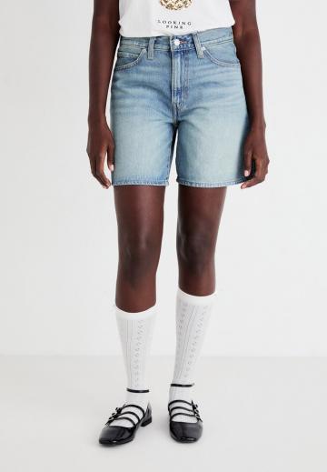 Джинсовые шорты