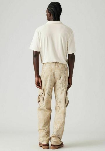 Брюки с накладными карманами