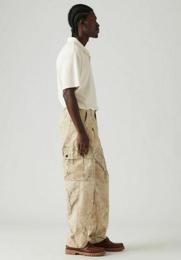 Брюки с накладными карманами