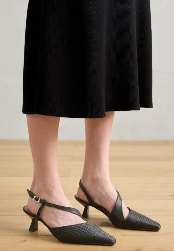 Туфли с ремешком