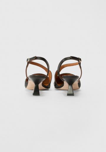 Туфли с ремешком