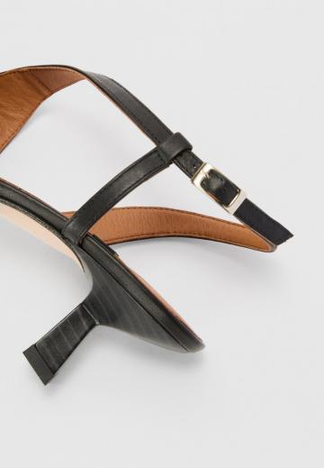 Туфли с ремешком