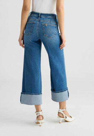 Короткие джинсы