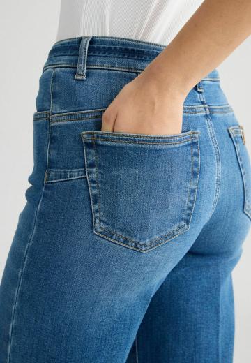 Короткие джинсы