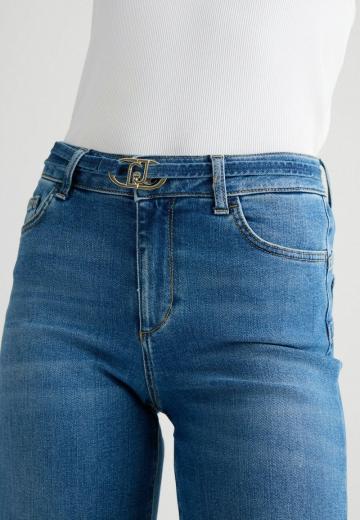 Короткие джинсы