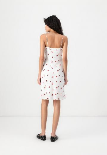 Короткое платье