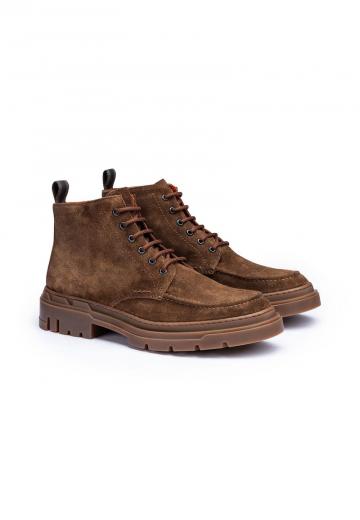 Ботинки на шнуровке