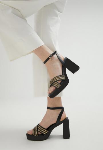 Босоножки на платформе