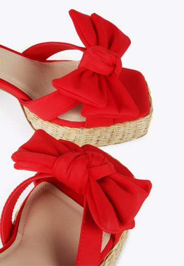 Босоножки на платформе