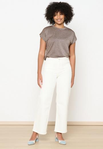 Прямые джинсы