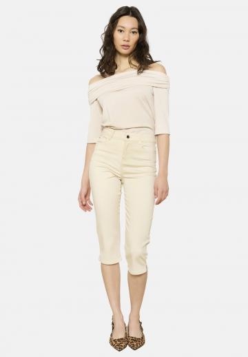 Короткие джинсы