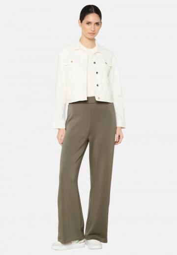 Куртка с накладнымит карманами