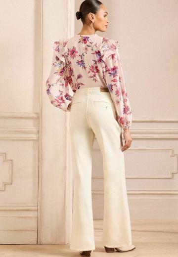 Клешеные джинсы