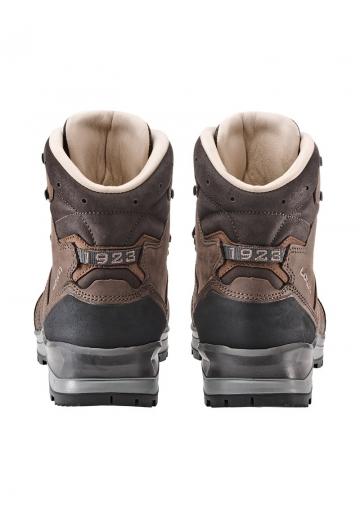 Походные ботинки