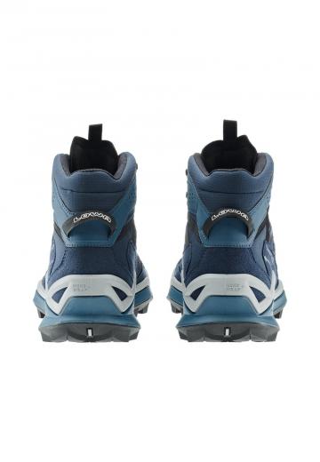 Походные ботинки