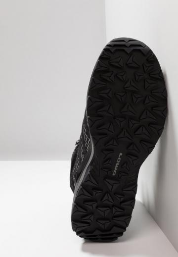 Походные ботинки