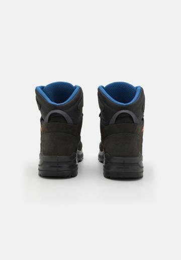 Походные ботинки