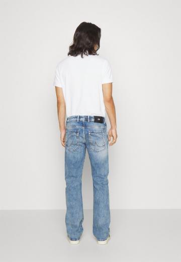 Прямые джинсы