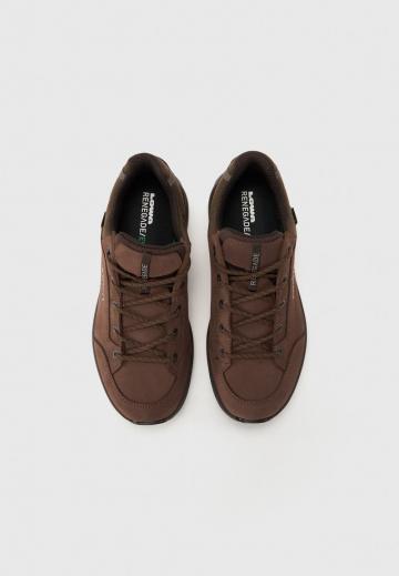 Походные кроссовки