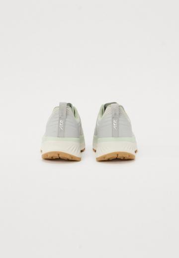 Беговые кроссовки