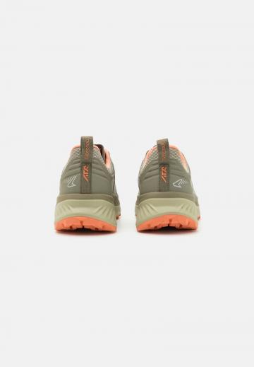 Беговые кроссовки