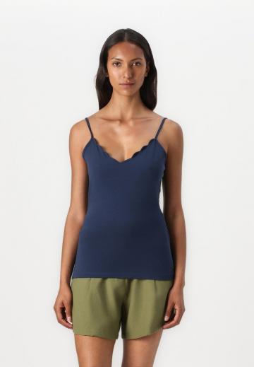 Топ на бретельках