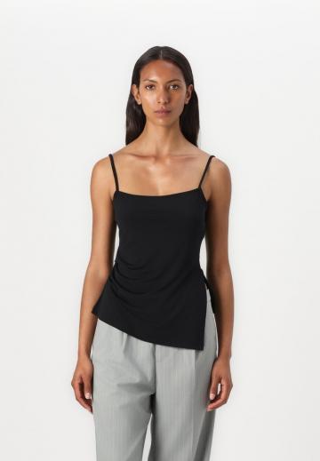 Топ на бретельках