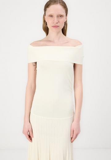 Вязаное платье