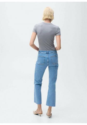 Короткие джинсы