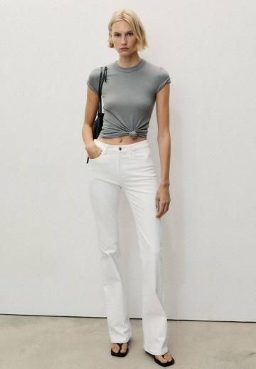 Прямые джинсы