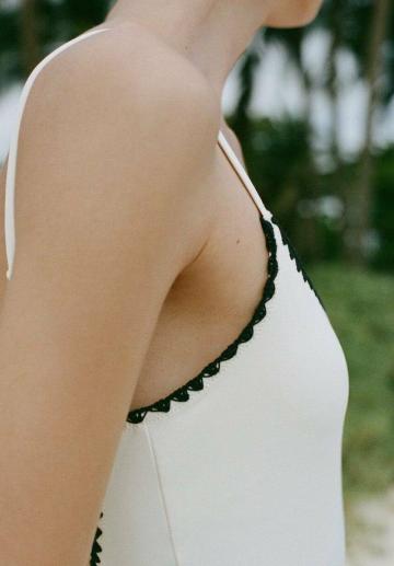 Слитный купальник