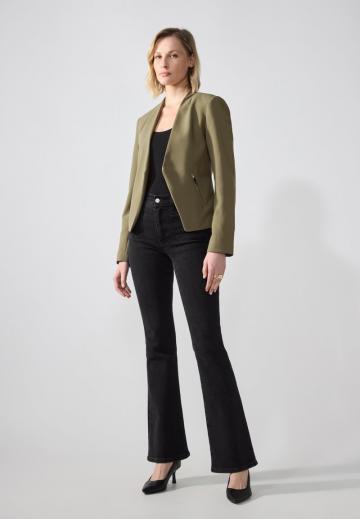 Блейзер с накладными карманами