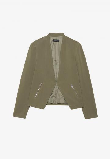 Блейзер с накладными карманами