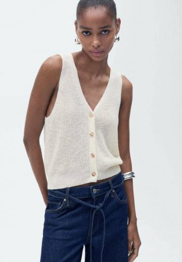 Вязаный жилет