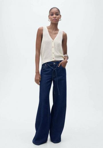 Вязаный жилет