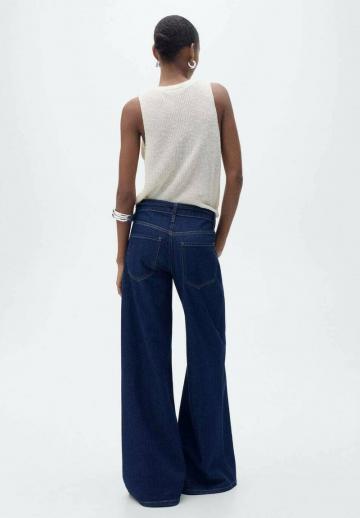 Вязаный жилет