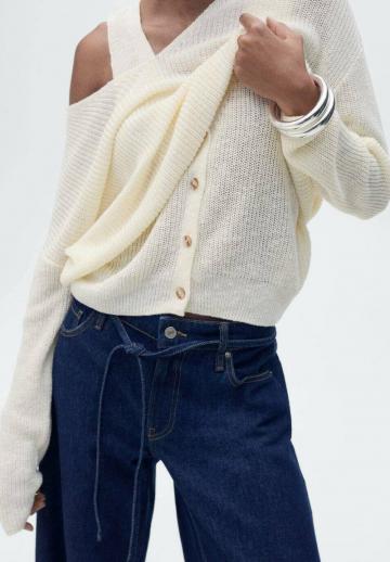 Вязаный жилет