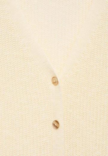 Вязаный жилет