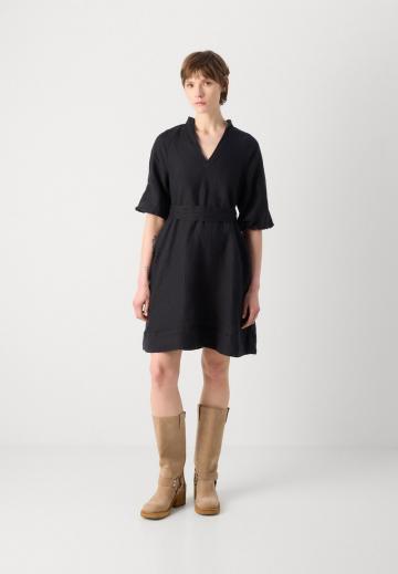 Короткое платье