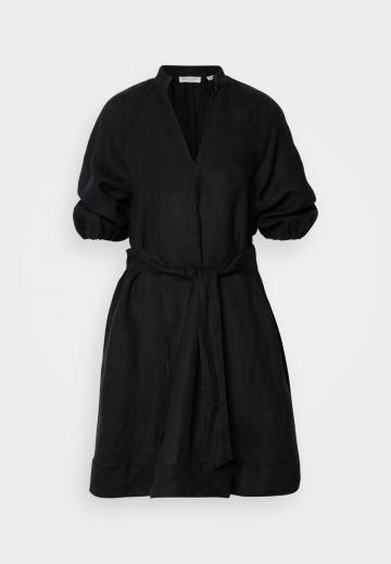 Короткое платье