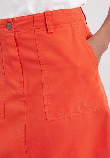 Юбка с накладными карманами