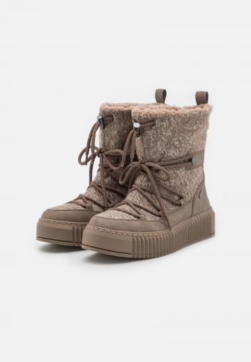 Ботинки на шнуровке