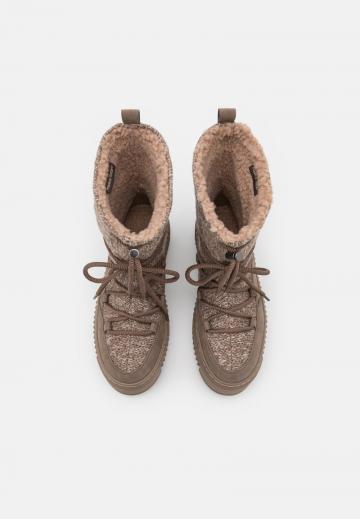 Ботинки на шнуровке