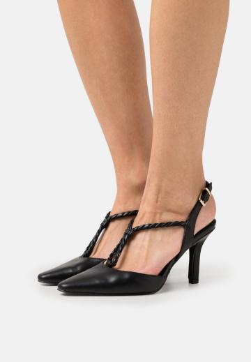 Туфли с ремешком