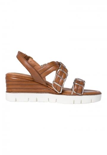 Босоножки на танкетке