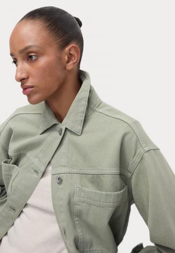 Куртка с накладнымит карманами