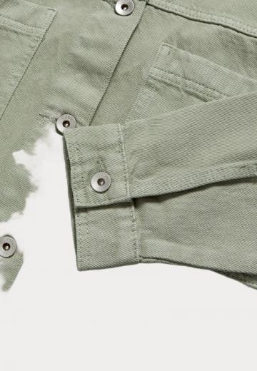 Куртка с накладнымит карманами