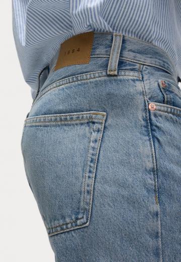 Прямые джинсы