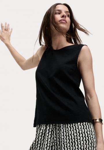 Блузка без рукавов