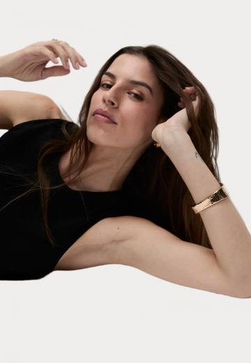 Блузка без рукавов